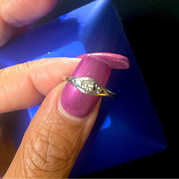 Size 5.5 14k white gold real genuine, diamond ring. - Picture 8 of 8